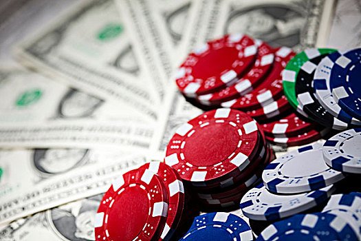 8turn Cómo funcionan los rayos en cada mano de Lightning Baccarat